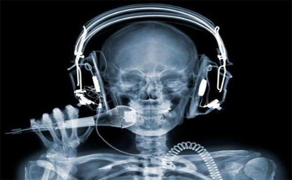 X-RAY能拍出骨骼和牙齒的照片，這是為什么呢？